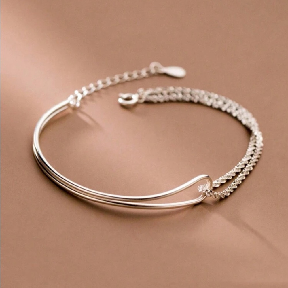🌹 Asymmetrical Silver Bracelet